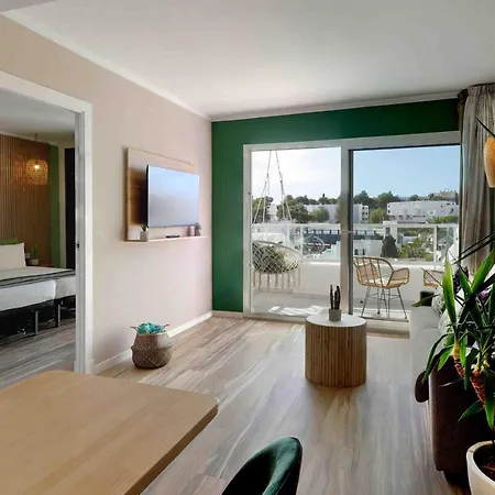 Ferrera Apartment *