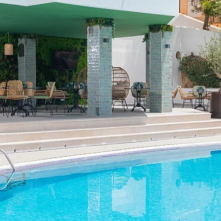 Ferrera Apartment *